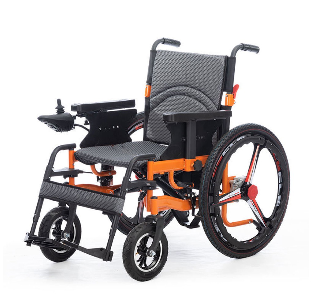 Einfacher elektrischer Rollstuhl mit großem Rad und Kohlenstoff Stahlrahmen für Erwachsene links und rechts faltbar